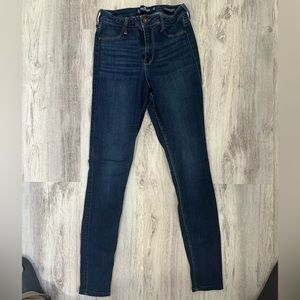 Hollister Curvy High-Rise Skinny Jean